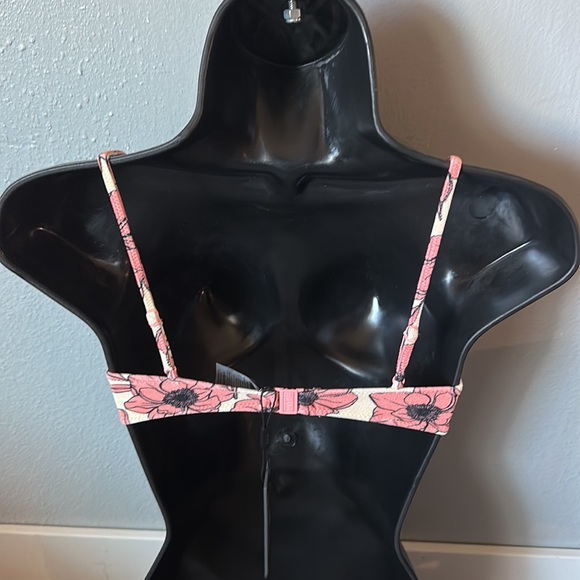 Floral velvet with normal bottom swimsuit set. - Picture 5 of 14